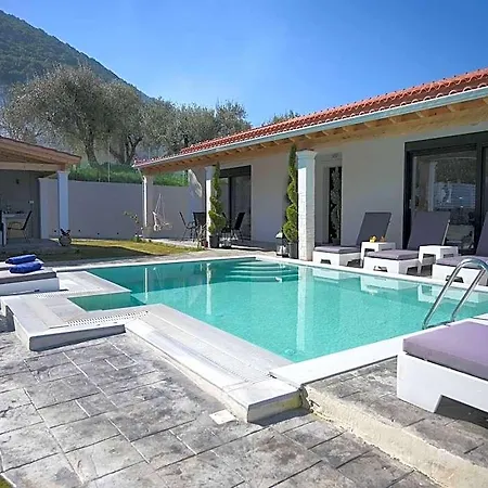 Diamond Luxury Corfu 3* Mesongí